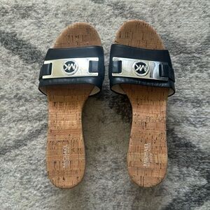 MK Michael Kors Warren Cork Wedge Black Slide Sandal Womens 8M Silver Logo.